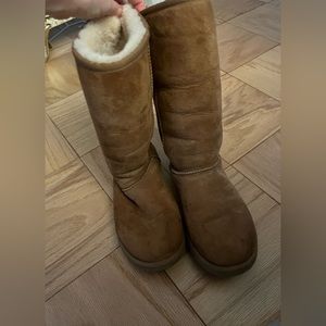 Size 7 UGGs